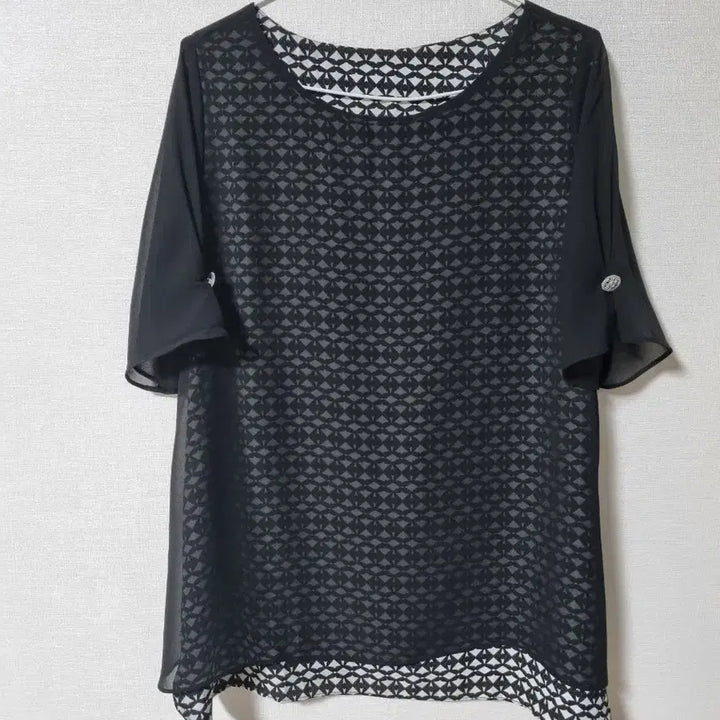 [BUNJANG] Chiffon Round Neck Blouse / 쉬폰 라운드넥 블라우스 77.88