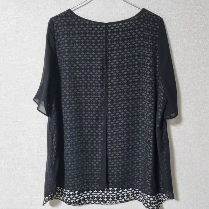 [BUNJANG] Chiffon Round Neck Blouse / 쉬폰 라운드넥 블라우스 77.88