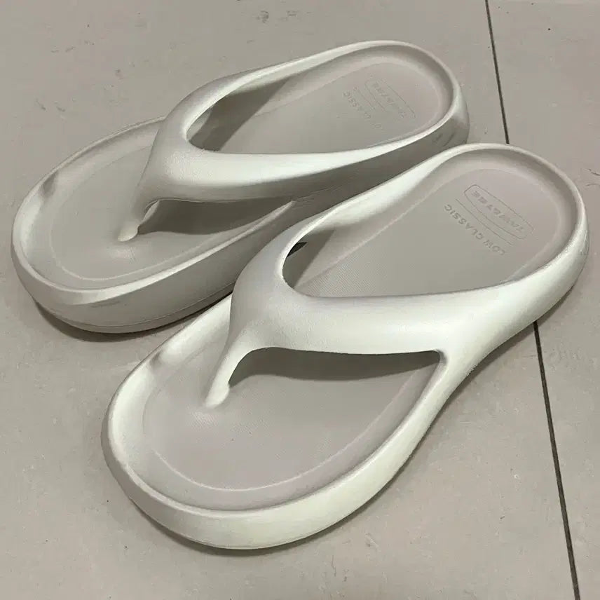 [BUNJANG] To&amp;To x Low Classic Platform Flip Flops Cream L / 토앤토 x 로우 클래식 플랫폼 플립 플랍 크림 L