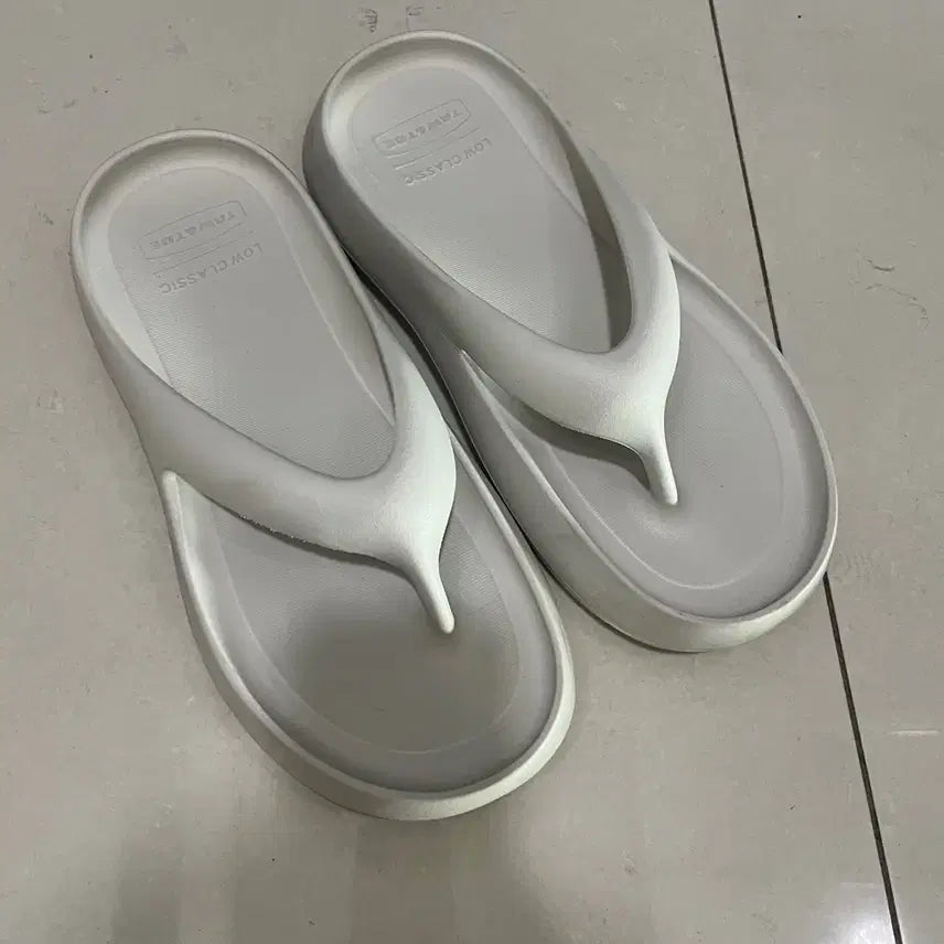 [BUNJANG] To&amp;To x Low Classic Platform Flip Flops Cream L / 토앤토 x 로우 클래식 플랫폼 플립 플랍 크림 L