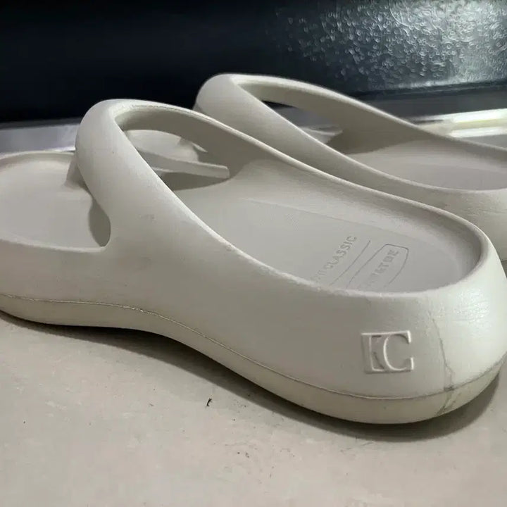 [BUNJANG] To&amp;To x Low Classic Platform Flip Flops Cream L / 토앤토 x 로우 클래식 플랫폼 플립 플랍 크림 L