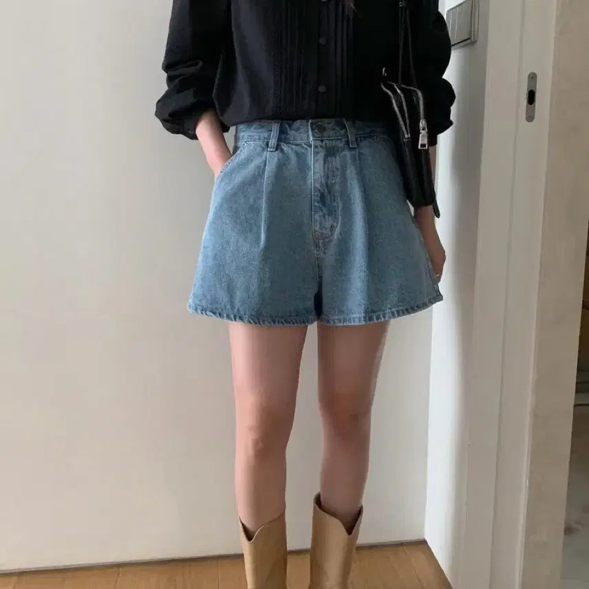 [BUNJANG] Melounge A-Line Pleated Denim Shorts / 멜라운지 핀턱 A반팬츠