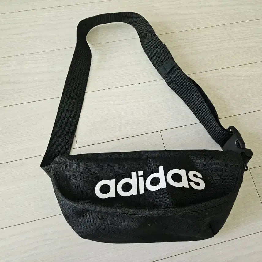 [SOLD OUT] 아디다스 블랙 웨이스트백 힙색