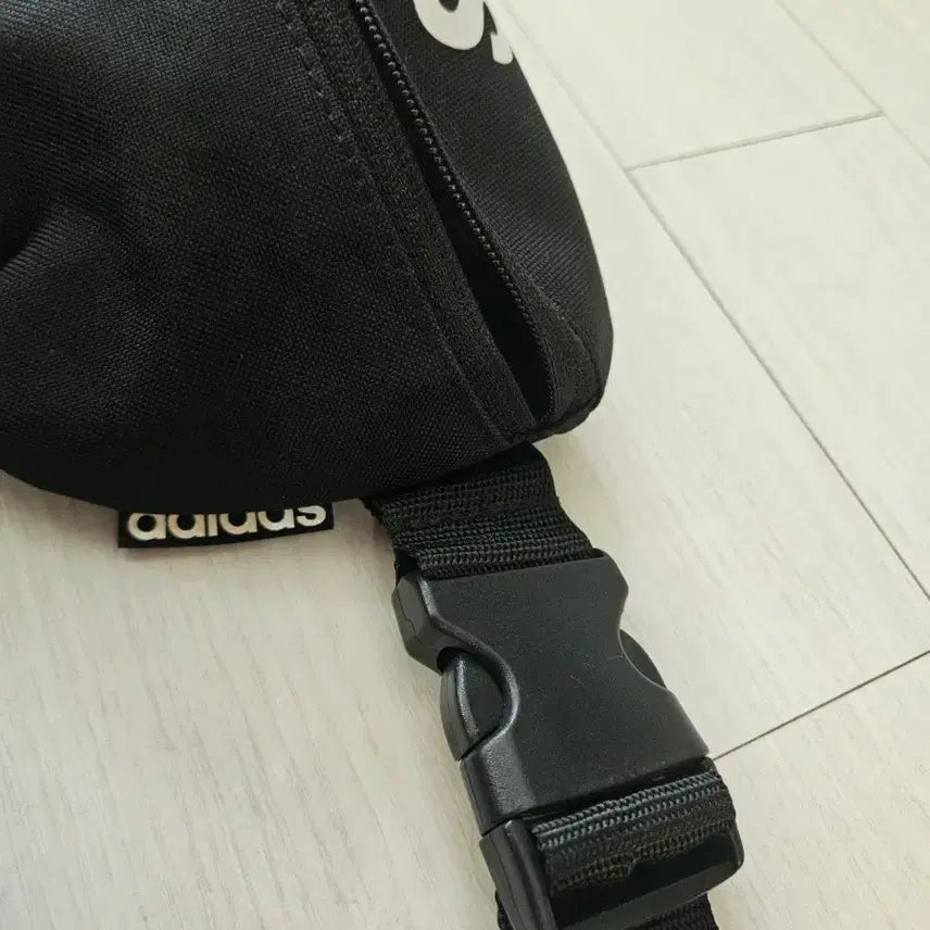 [SOLD OUT] 아디다스 블랙 웨이스트백 힙색
