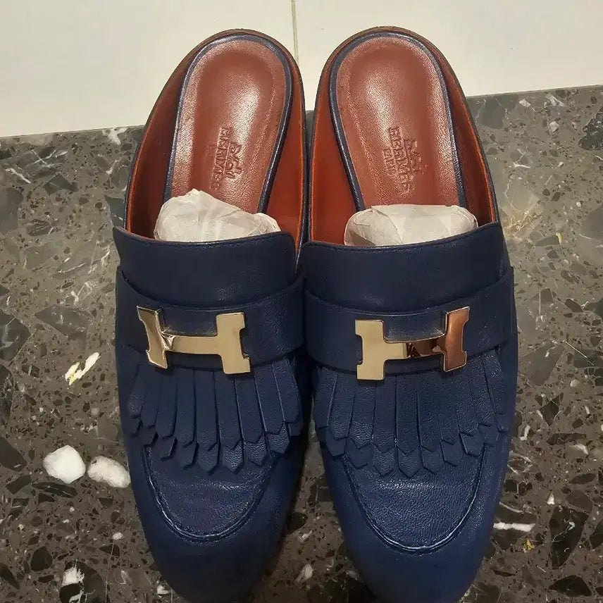 [SOLD OUT] 에르메스 리볼리 뮬 37사이즈 판매합니다. 네이비컬러