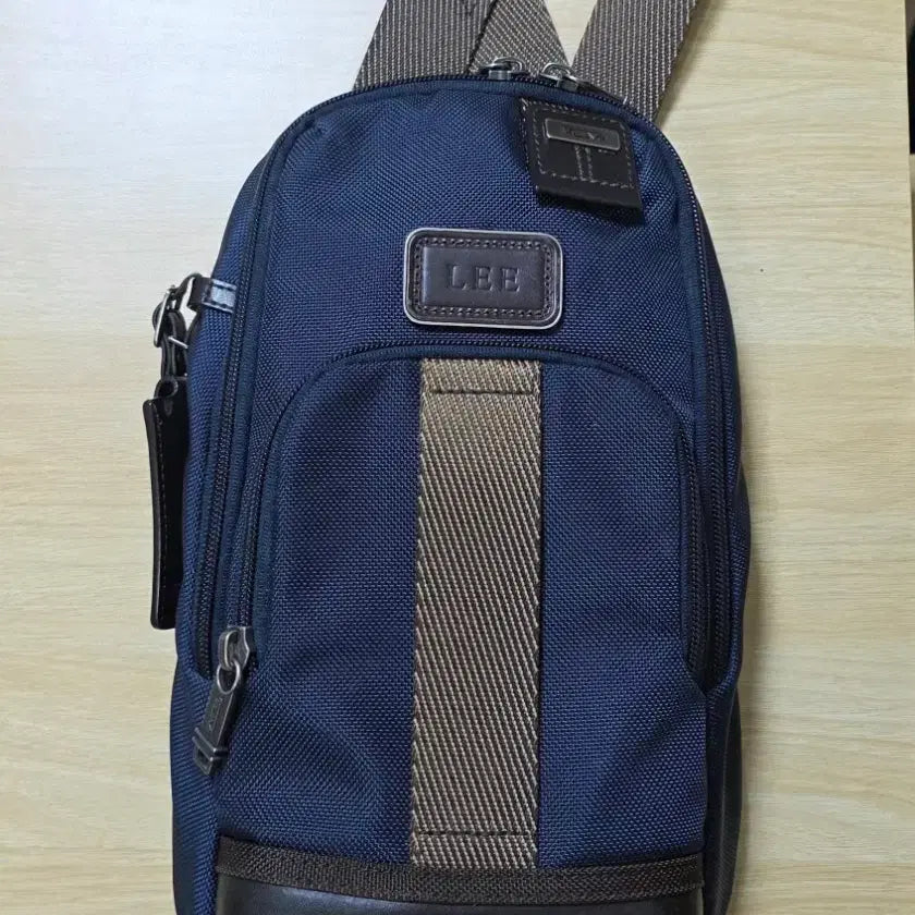 [SOLD OUT] 투미 정품 슬링백 tumi