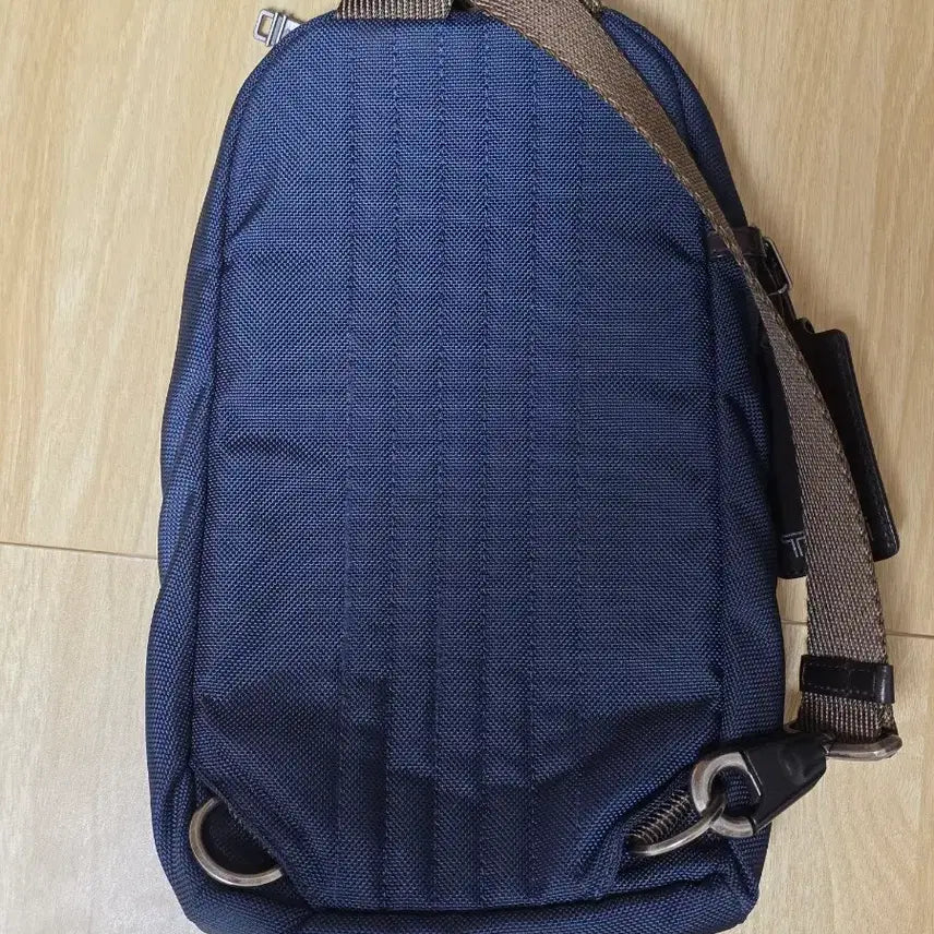 [SOLD OUT] 투미 정품 슬링백 tumi