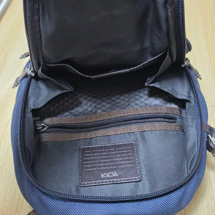 [SOLD OUT] 투미 정품 슬링백 tumi