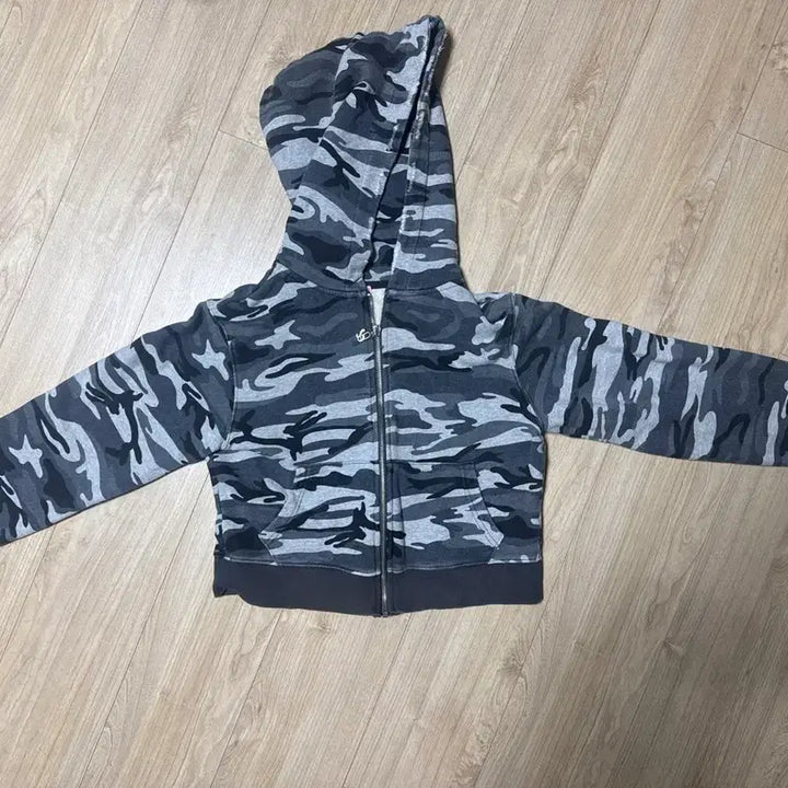 [SOLD OUT] 플노팔 크롭후드집업