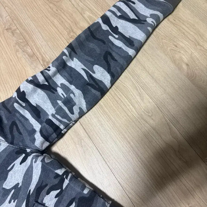 [SOLD OUT] 플노팔 크롭후드집업