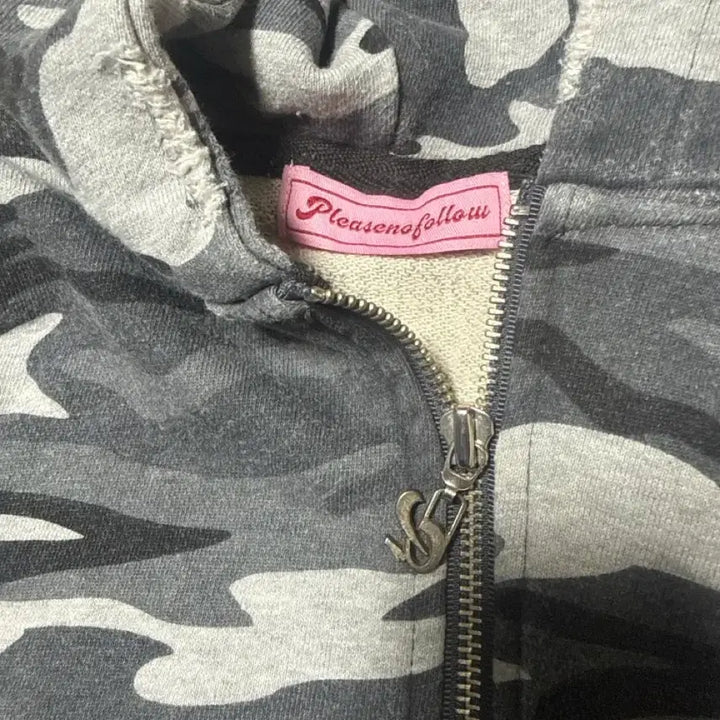 [SOLD OUT] 플노팔 크롭후드집업