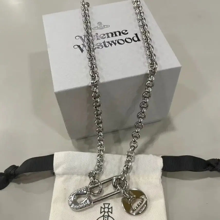 [BUNJANG] Vivienne Westwood Clip Necklace / 비비안 웨스트우드 클립 목걸이