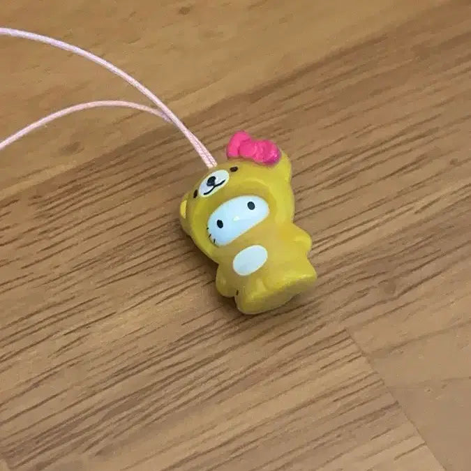 [BUNJANG] Kitty Bear Strap / 옷 벗겨지는 키티스트랩 옷벗키 곰돌이 고전 키티