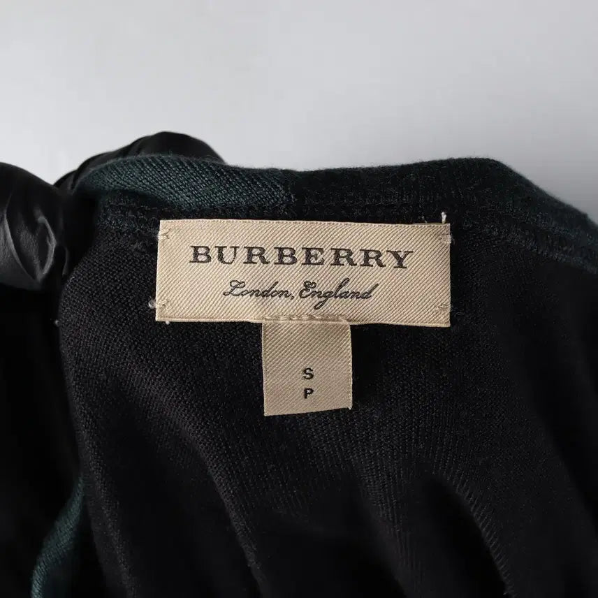 [BUNJANG] Burberry Embroidered Silk Cashmere Blend Two-Tone Hoodie / 버버리 자수 실크 캐시미어 블렌드 투톤 후디 후드티