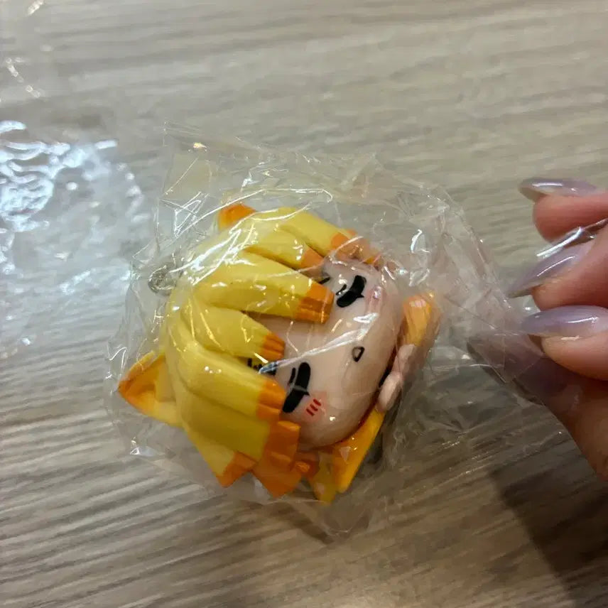 [BUNJANG] Demon Slayer Zenitsu Figure Keychain / 귀멸의 칼날 젠이츠 피규어 키링