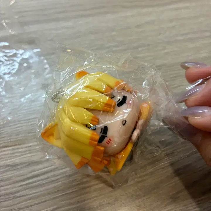 [BUNJANG] Demon Slayer Zenitsu Figure Keychain / 귀멸의 칼날 젠이츠 피규어 키링