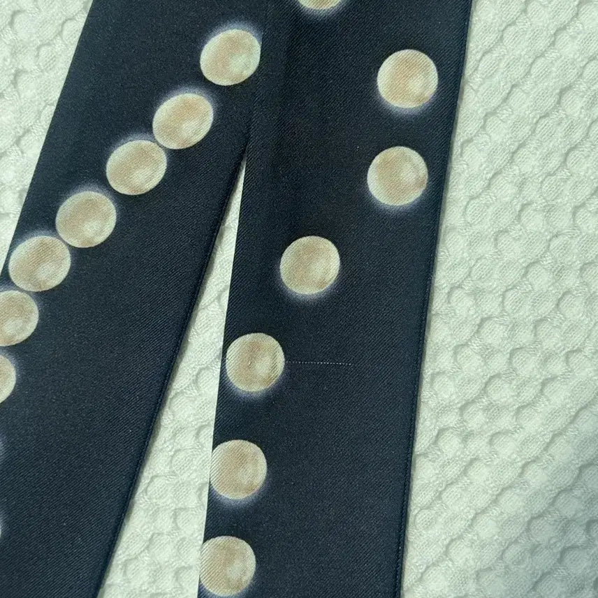[BUNJANG] Chanel Pearl Twilly Scarf / 샤넬 진주 트윌리