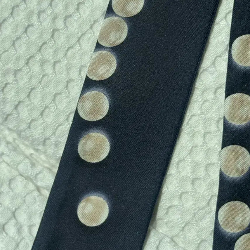 [BUNJANG] Chanel Pearl Twilly Scarf / 샤넬 진주 트윌리