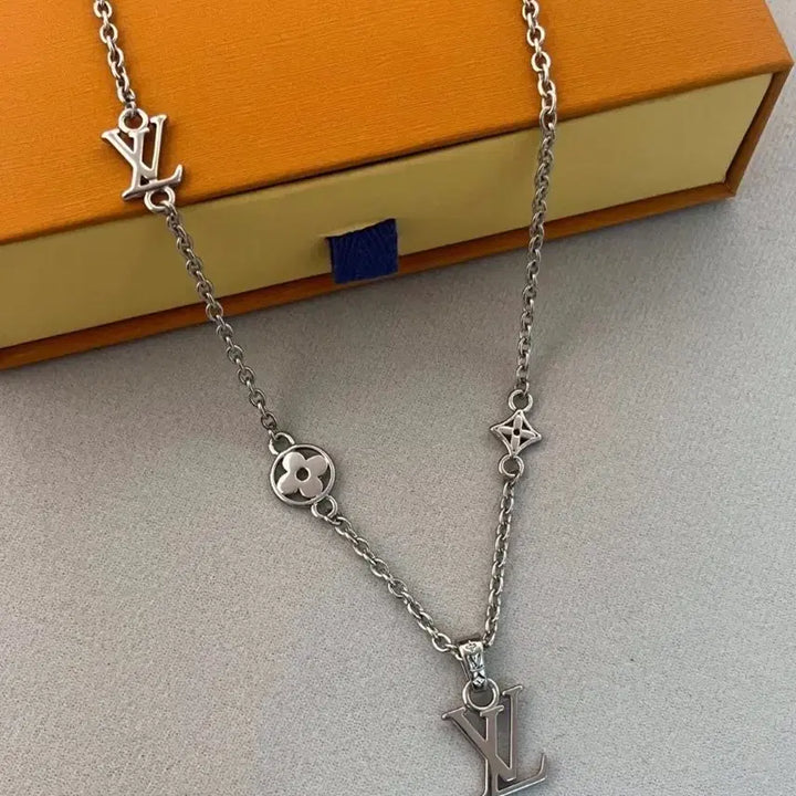 [BUNJANG] Louis Vuitton Monogram Necklace Silver / 루이비통 모노그램 목걸이 실버