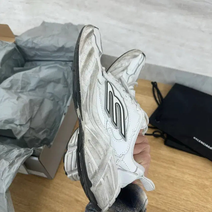 [BUNJANG] Balenciaga Monday Sneakers White Size 41 / 발렌시아가 먼데이 화이트 41