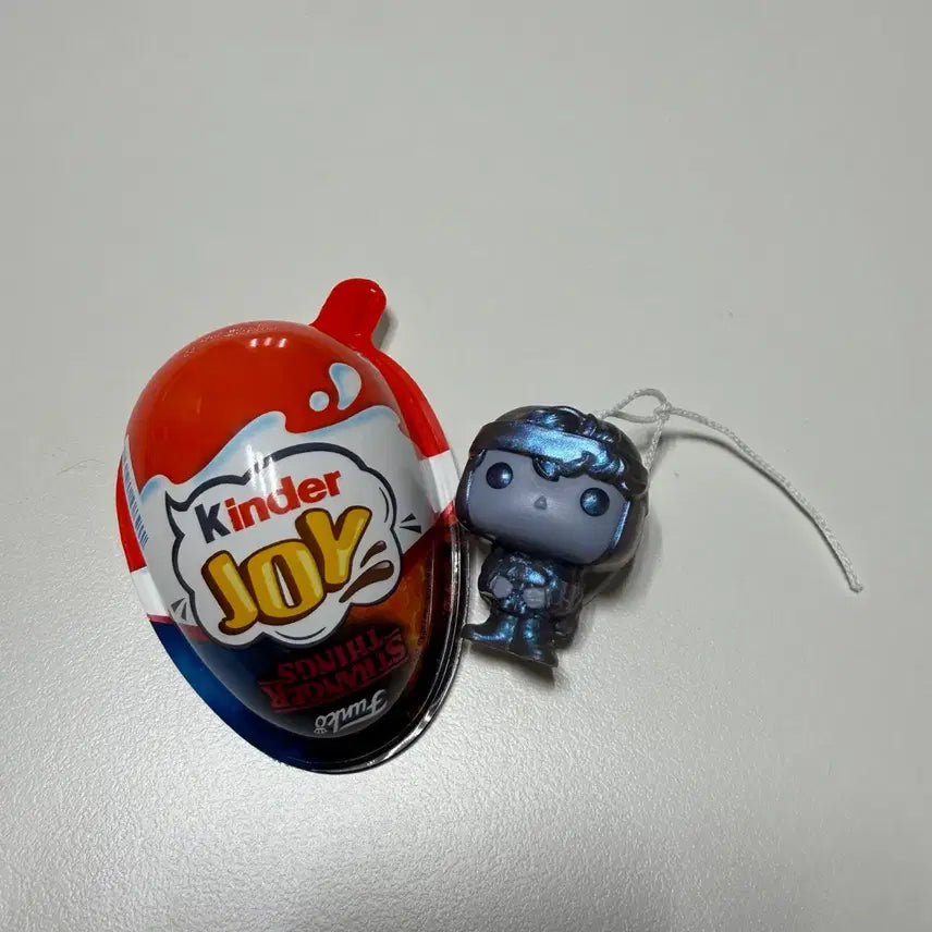 [BUNJANG] Kinder Joy Dustin Figure / 킨더조이 기묘한이야기 스띵 더스틴 피규어