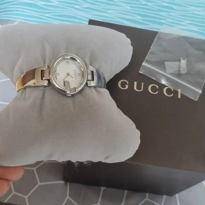 [BUNJANG] Gucci Mother of Pearl Diamond Ladies Watch / 구찌시계(자개.다이아)
