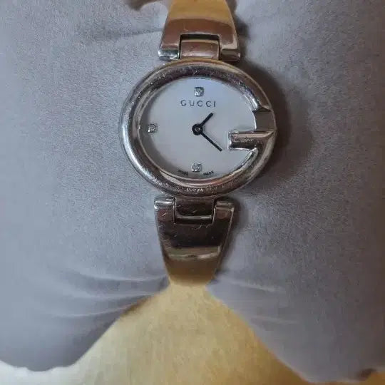 [BUNJANG] Gucci Mother of Pearl Diamond Ladies Watch / 구찌시계(자개.다이아)