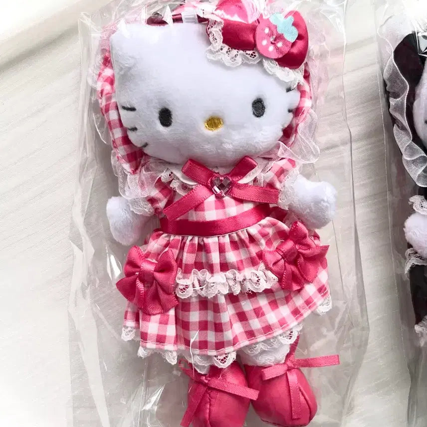 [BUNJANG] Sanrio Hello Kitty Long-Legged Lolita Mascot Doll Keychain / 산리오 헬로키티 롱다리키티 로리타 마스코트 인형 키링