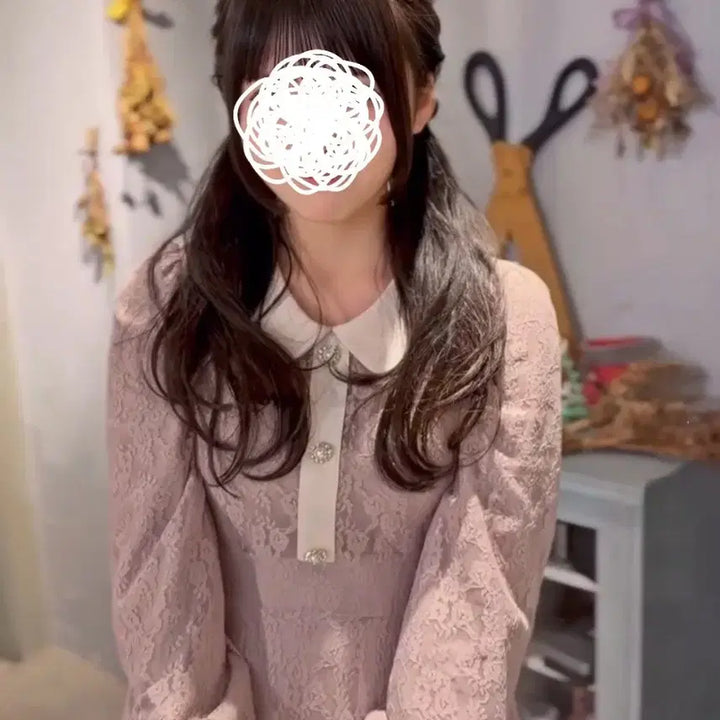 [BUNJANG] Evelyn Lace Embellished Dress / evelyn 에블린 비쥬 레이스 원피스