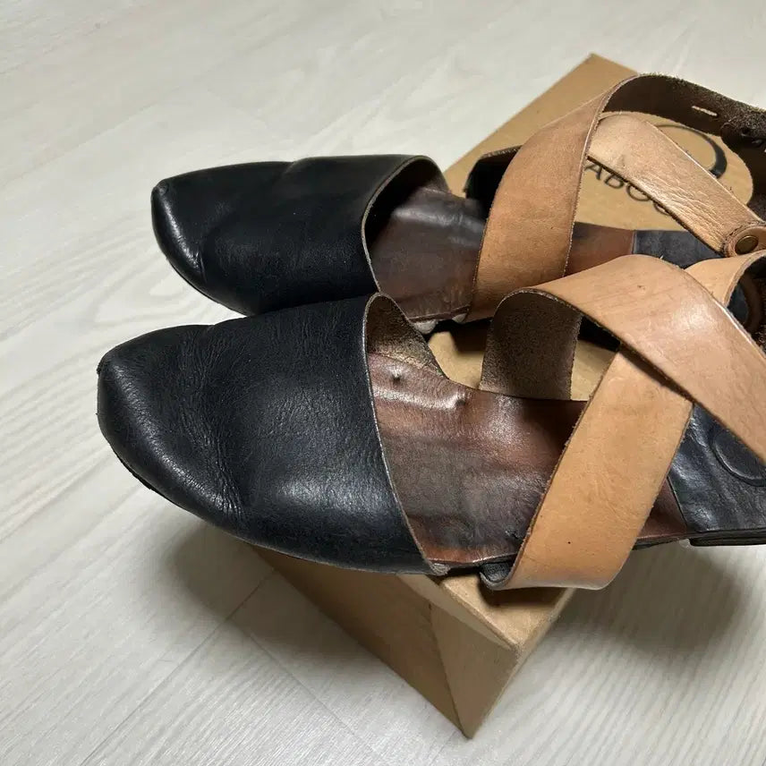 [SOLD OUT] [42] caboclo 카보클로 cuki (black&amp;natural)