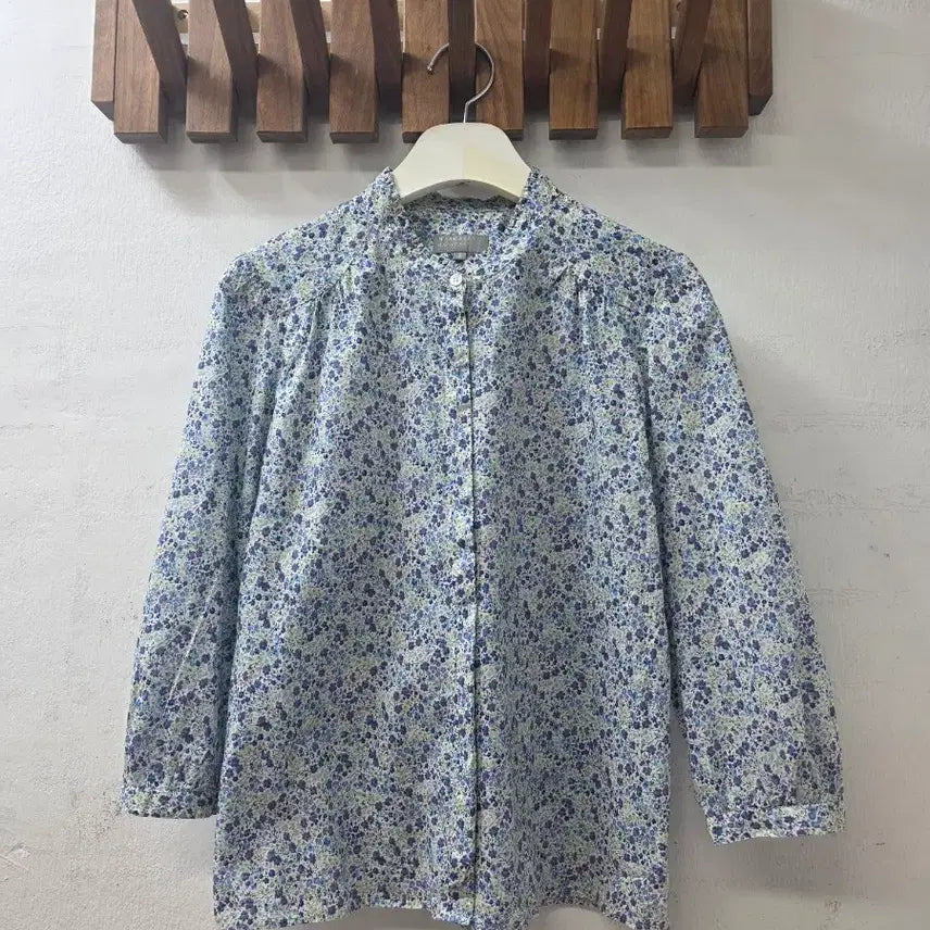 [SOLD OUT] 일본빈티지 마가렛호웰 잔꽃면블라우스