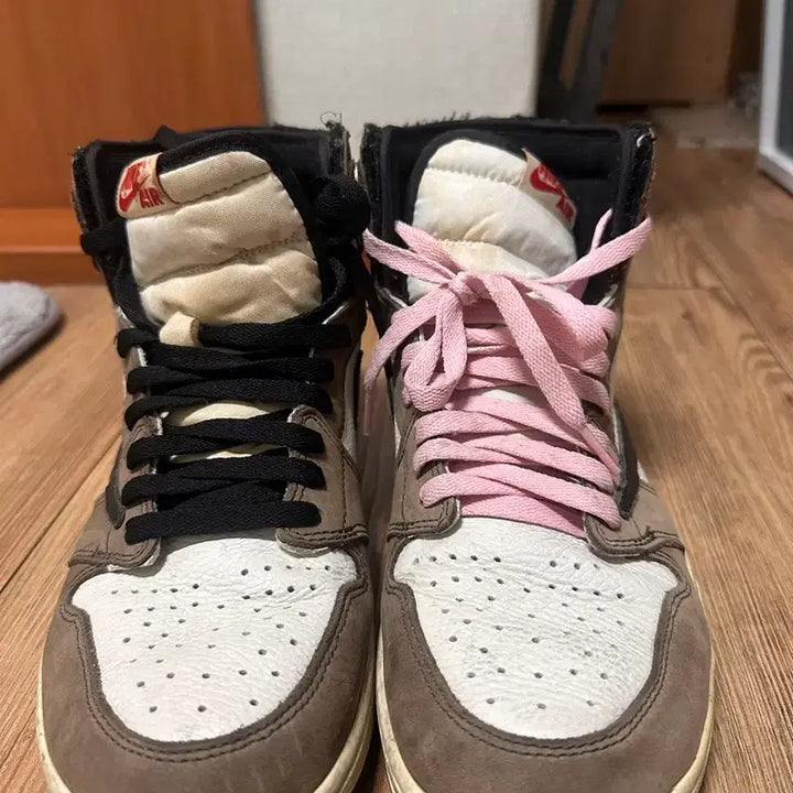 [BUNJANG] Nike Air Jordan 1 x Travis Scott Retro High Mocha Sneakers / 나이키 에어 조던1 x 트래비스 스캇 레트로 하이 모카