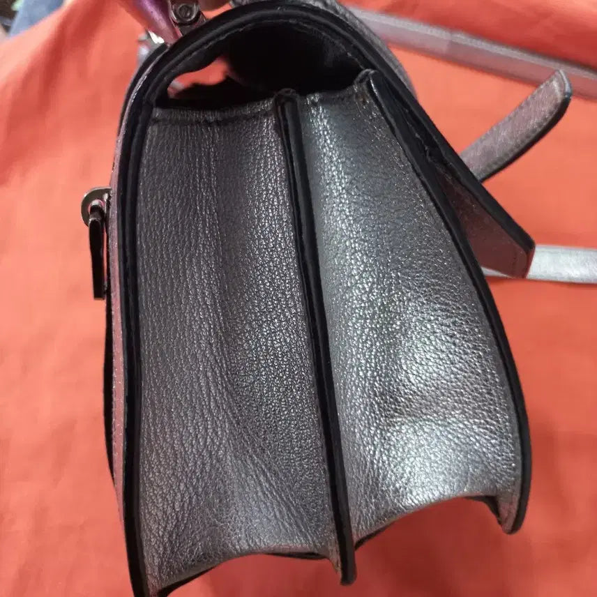 [BUNJANG] Miu Miu Silver Mini Crossbody Bag / 미우미우 실버 미니 크로스백정품