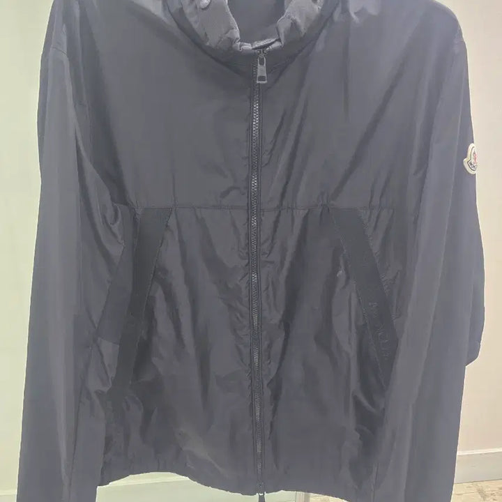 [SOLD OUT] 몽클레어 바람막이 블랙 TG4