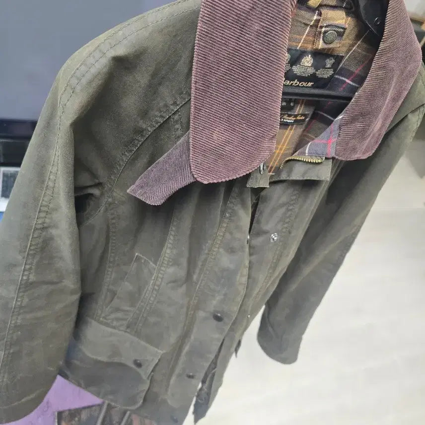 [BUNJANG] Barbour Olive Waxed Jacket / 바버 왁스 자켓 올리브