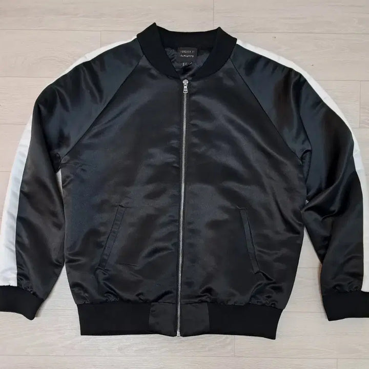 [BUNJANG] Forever 21 Black Embroidered Bomber Jacket L / 포에버21 블랙 자수 봄버 자켓 L