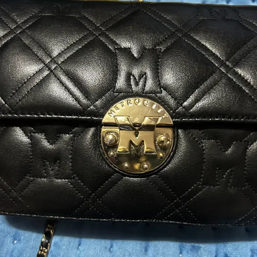 [BUNJANG] M Metropolis Quilting Chain Bag Black / 메트로시티 퀼팅 체인백 블랙 21x14cm