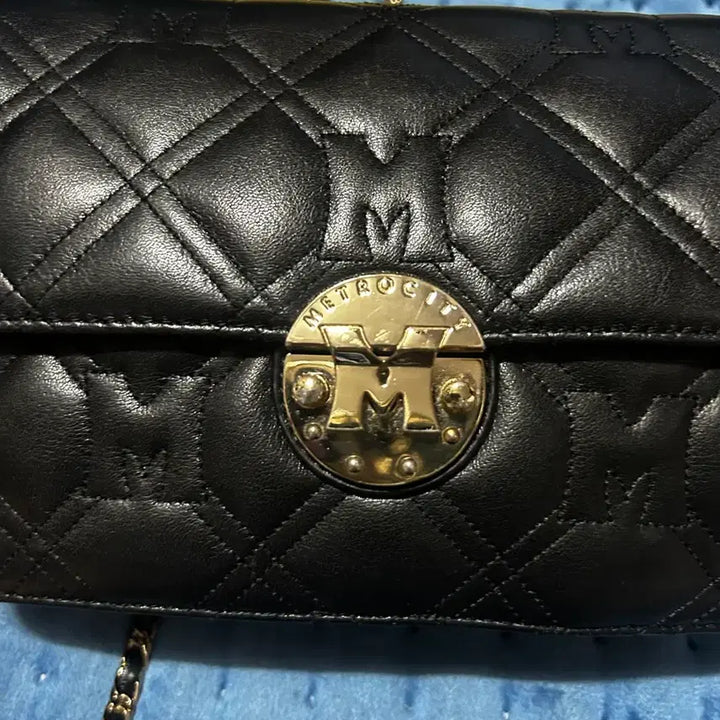 [BUNJANG] M Metropolis Quilting Chain Bag Black / 메트로시티 퀼팅 체인백 블랙 21x14cm