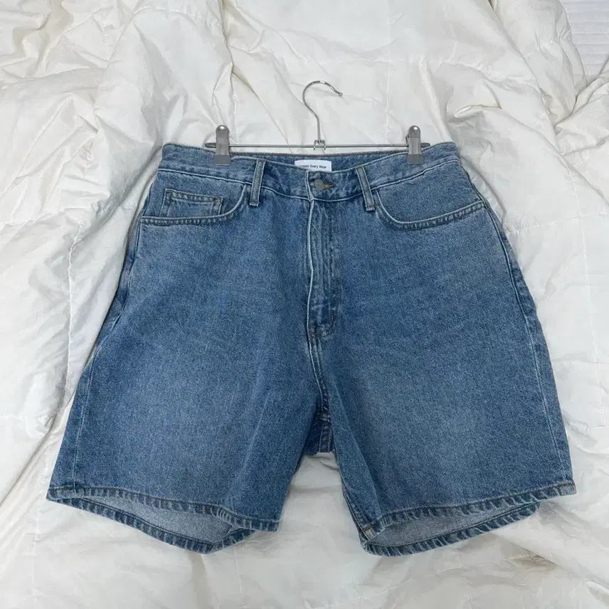 [BUNJANG] Steady, Everywhere Regular Denim Shorts (Medium Blue) Size 3 / 스테디에브리웨어 레귤러 데님 쇼츠 (미디엄 블루) 3사이즈 판매합니다