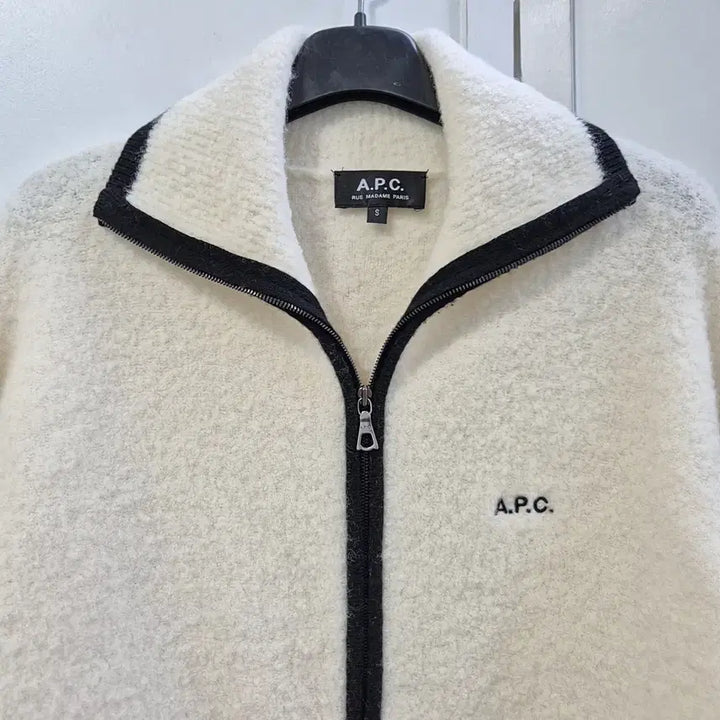 [BUNJANG] A.P.C. Margo Bouclé Zip-Up Cardigan Ivory S / 아페쎄(A.P.C.) 마고 부클 집업 가디건