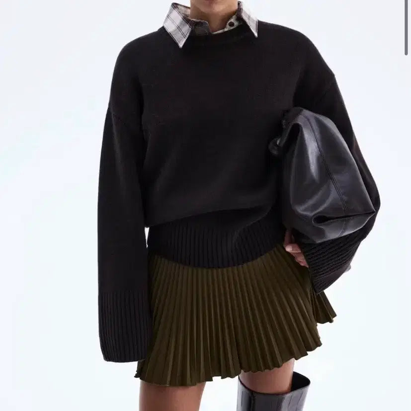 [BUNJANG] H&amp;M Lace Top &amp; Pleated Mini Skirt Set / H&amp;M 셋업 (새상품)
