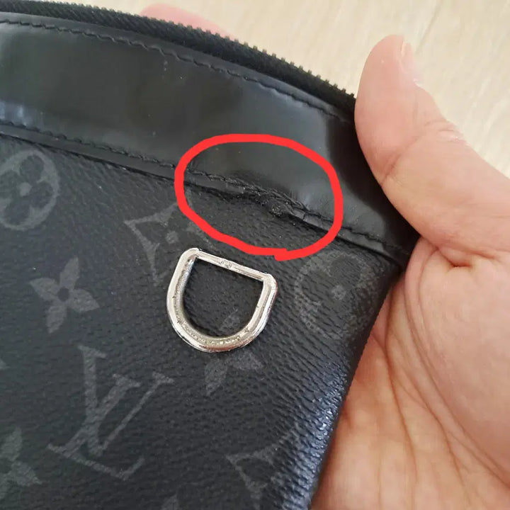 [SOLD OUT] [100%/정품] 루이비통 포쉐트 모노그램 이클립스 클러치