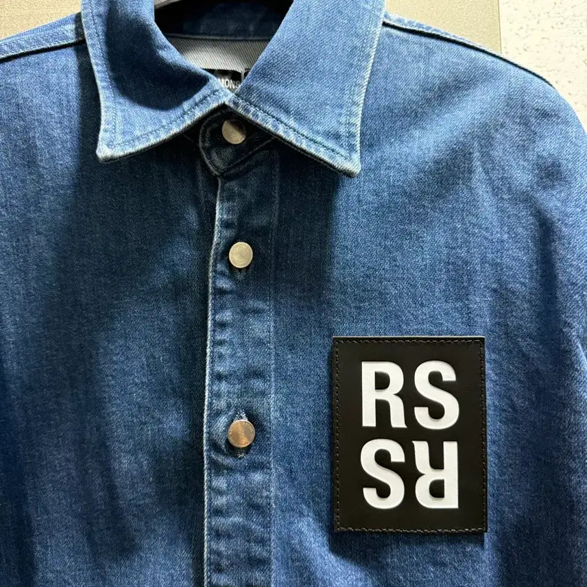 [BUNJANG] RAF SIMONS Patch Denim Shirt / RAF SIMONS(라프시몬스)/패치 데님셔츠/S