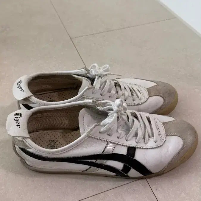 [BUNJANG] Onitsuka Tiger White Black Silver Line Sneakers / 오니츠카타이가 화이트블랙 실버라인