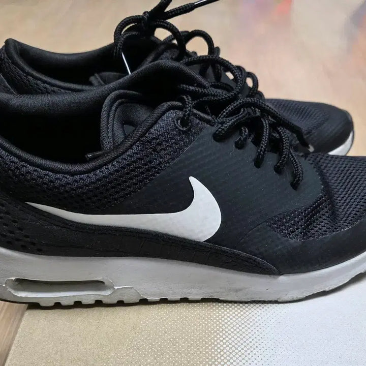 [BUNJANG] Nike Thea 245 Sneakers / 나이키 테아 245