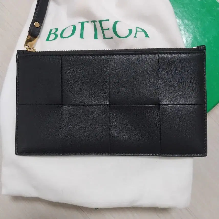 [BUNJANG] Bottega Veneta Intrecciato Pouch / 보테가 인트레치아토 파우치