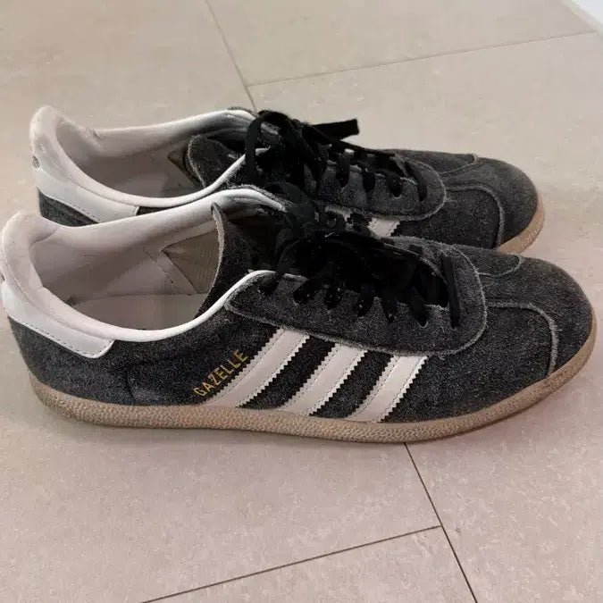 [BUNJANG] Adidas Gazelle Black and White Sneakers / 아디다스 가젤 검흰 265