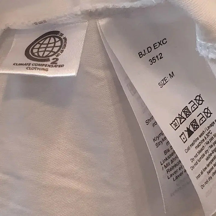 [SOLD OUT] 가니 반팔티셔츠 M흰색 바탕에 초록색 클로버가 포인트인 가니 반팔 티셔