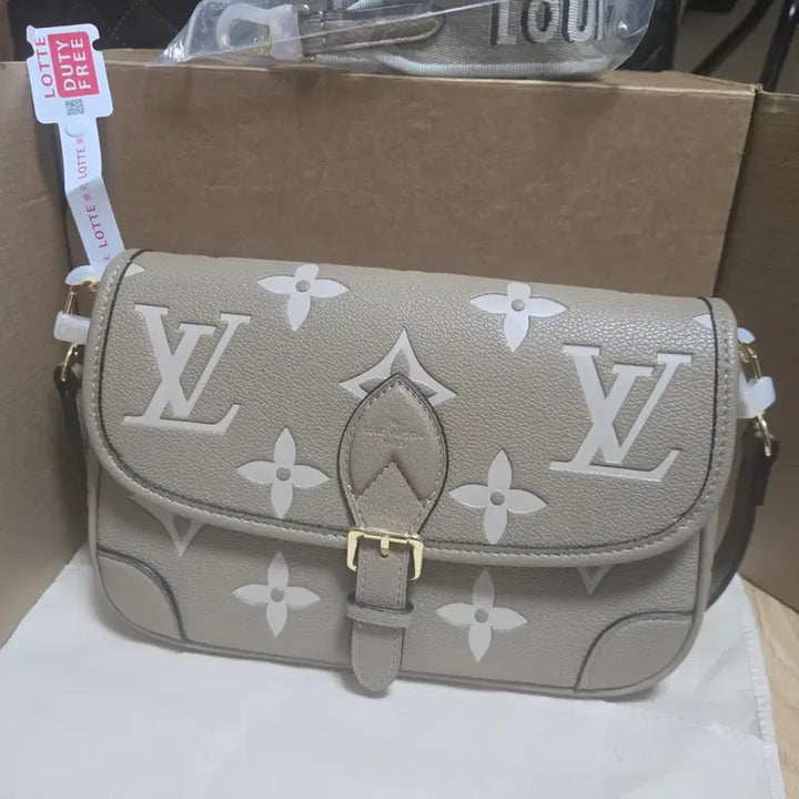 [BUNJANG] Leather Beige Shoulder Bag Crossbody / 가죽베이지 숄더백 크로스백