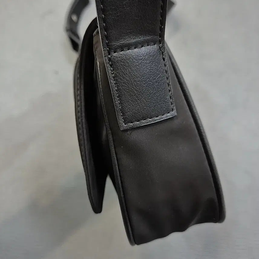 [BUNJANG] Matinkim Mini Buckle Bag / 마뗑킴 미니 버클 백